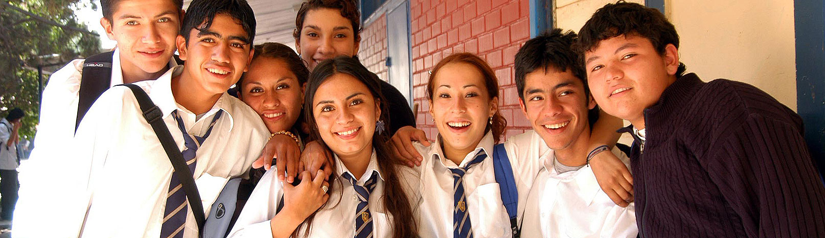 Fotografía de estudiantes sonriendo