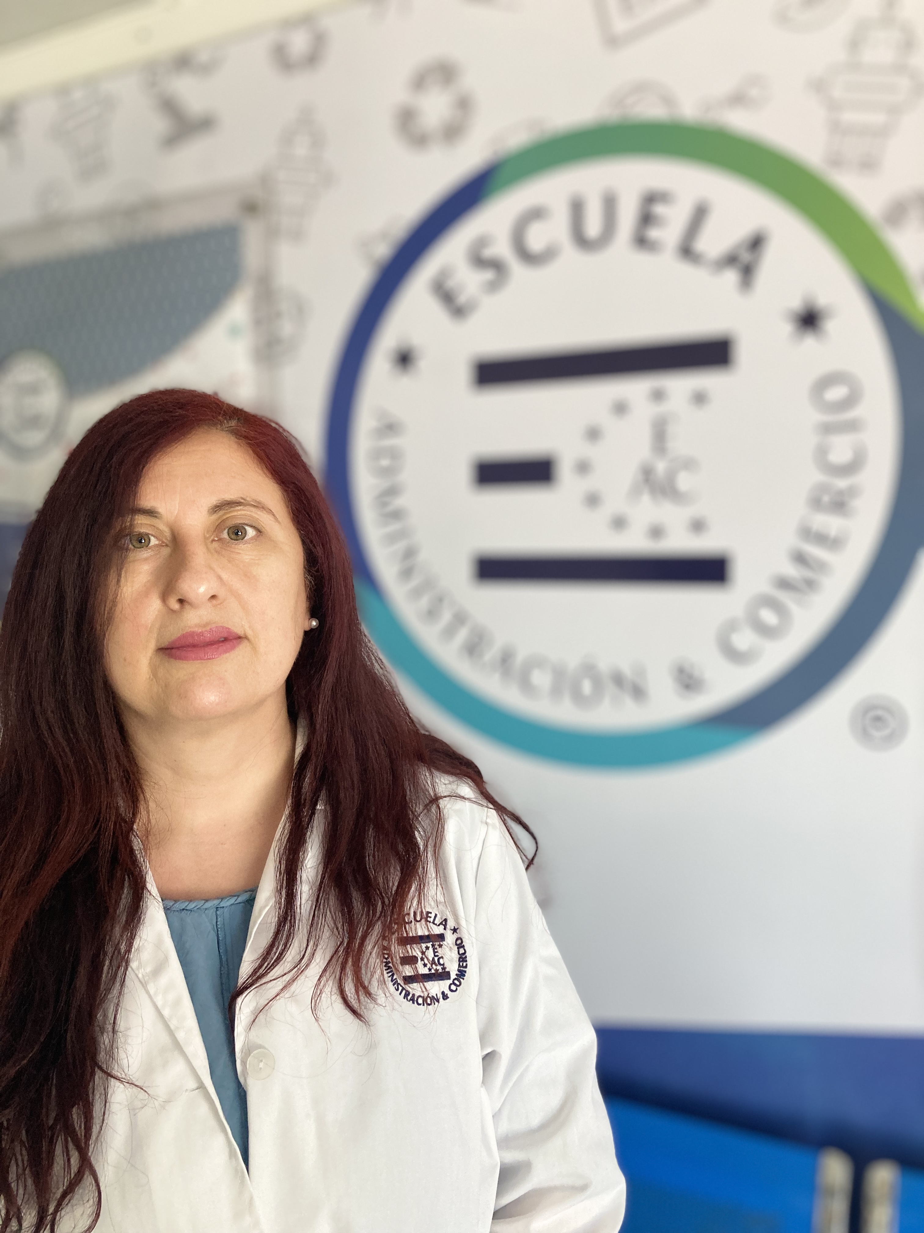 Leida Troncoso - Profesora de Historia y Geografía de la Escuela de Administración y Comercio, Curicó Leida Troncoso - Profesora de Historia y Geografía de la Escuela de Administración y Comercio, Curicó