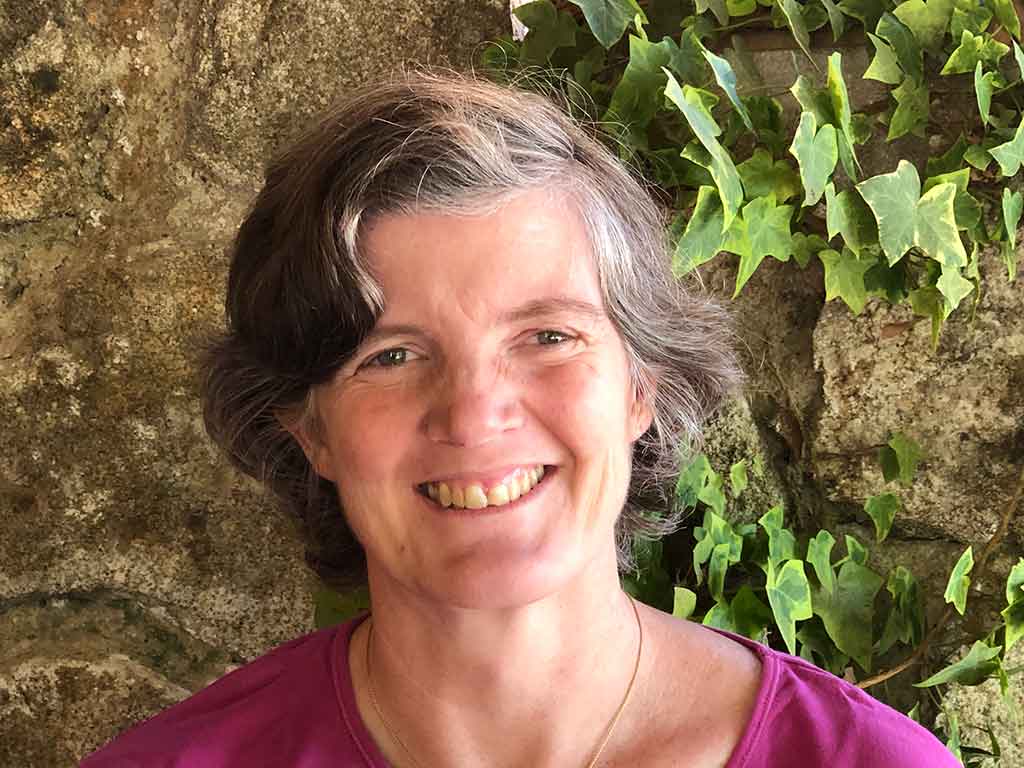 Katia Hueso, Cofundadora Federación Nacional de Educación en la Naturaleza y Fundadora de la primera escuela al aire libre de España Katia Hueso, Cofundadora Federación Nacional de Educación en la Naturaleza y Fundadora de la primera escuela al aire libre de España