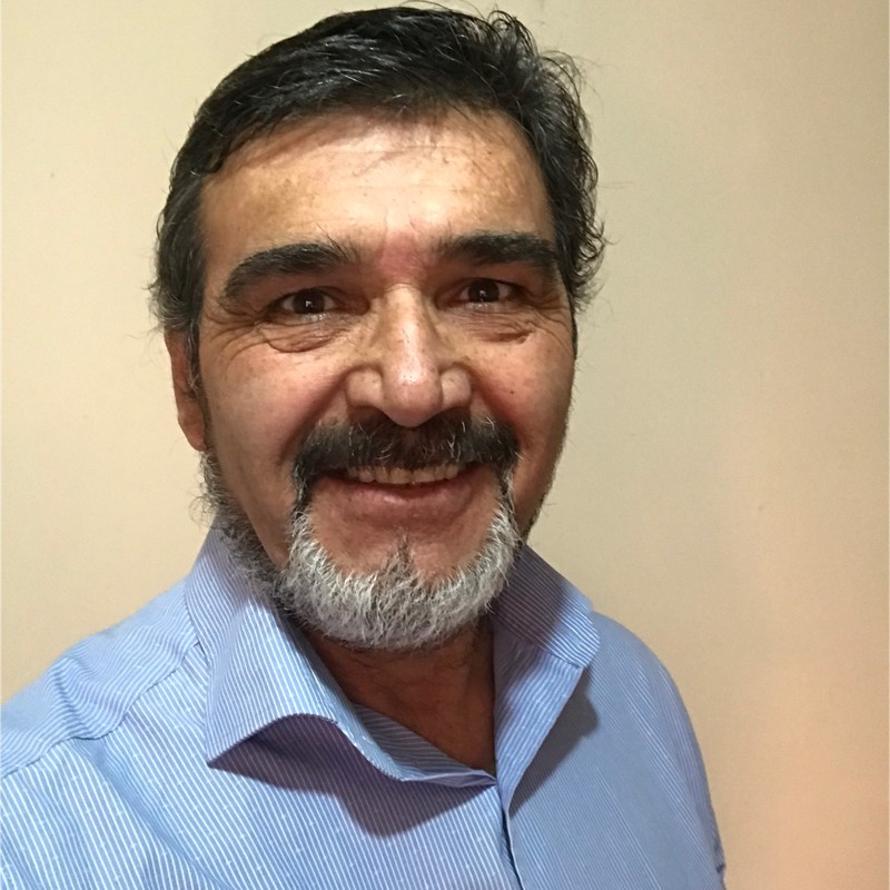 Luis Jofré Pérez, encargado de Enlace e Informática de la Escuela Las Canteras de Copiapó. Luis Jofré Pérez, encargado de Enlace e Informática de la Escuela Las Canteras de Copiapó.