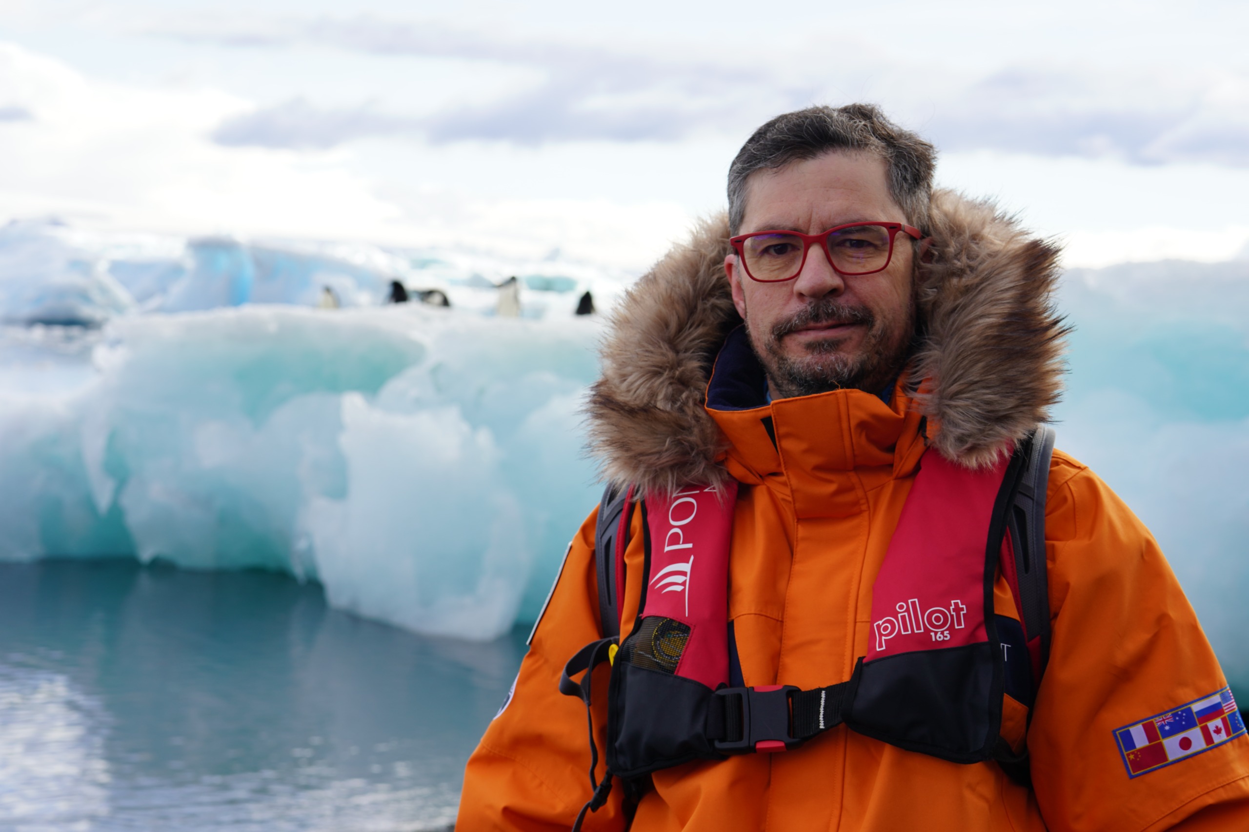 Máximo Frangopulos, Doctor en Biología y Académico de la Universidad de Magallanes. Investigador del Instituto Milenio BASE y CHIC Máximo Frangopulos, Doctor en Biología y Académico de la Universidad de Magallanes. Investigador del Instituto Milenio BASE y CHIC