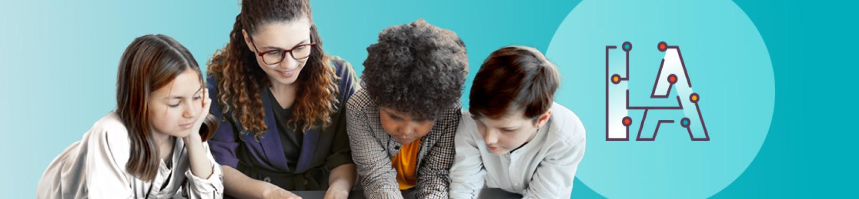 Fotografía de docente y estudiantes usando un computador.