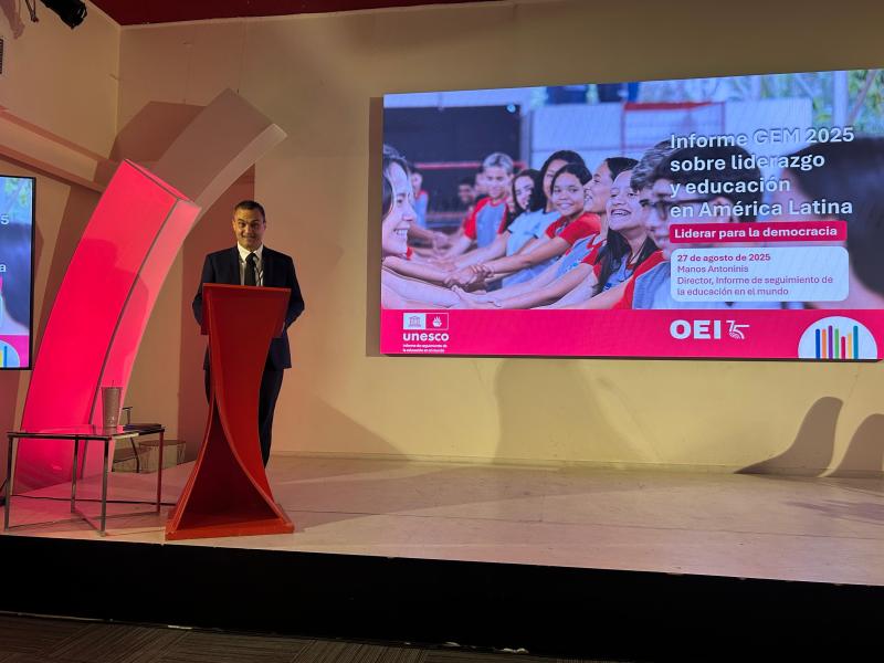 Manos Antoninis, director del Informe GEM de la UNESCO