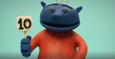 Es la animación del Ogro teniendo un cartel con el número 10 en su mano