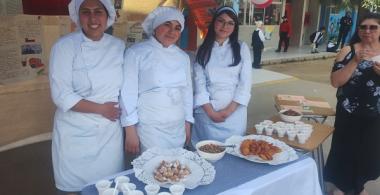 Estudiantes de Gastronomía del Colegio Nuestra Señora y Madre del Carmen de Melipilla