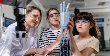 Potenciando el talento femenino en STEM: un paso hacia la igualdad de género en educación